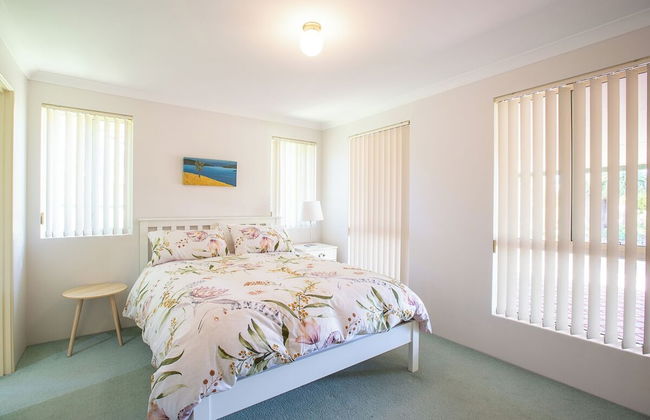 Retreat On Dolphin - Photo 1