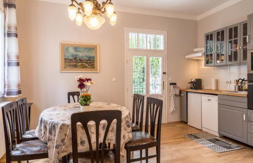 Apartment 7 - Photo 29