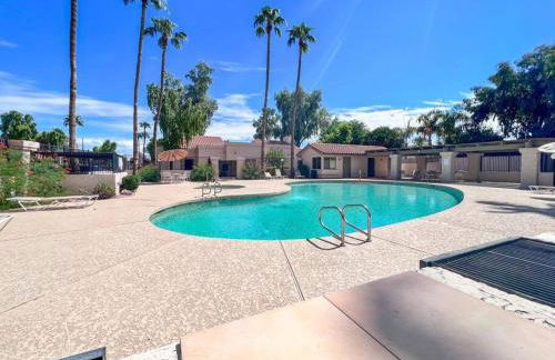 Serene Town home in Chandler with pool - Foto 37