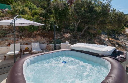 2 Bedroom Awesome Home In Praznica - Foto 12