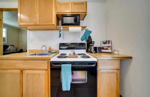 Geneva Cottage with Patio - Walk to Park, Lake Erie! - Foto 7