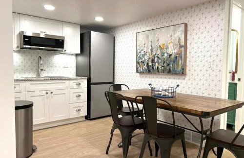 Bright & Cozy Basement Retreat - Foto 14