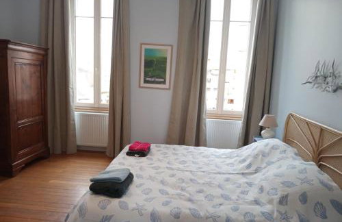 Big Townhouse In Paray Le Monial For 25 People - Foto 14