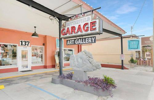 Park It At the Butterfield Garage, Historic Pre-Prohibition Style Apt in the Heart of Downtown - Foto 17