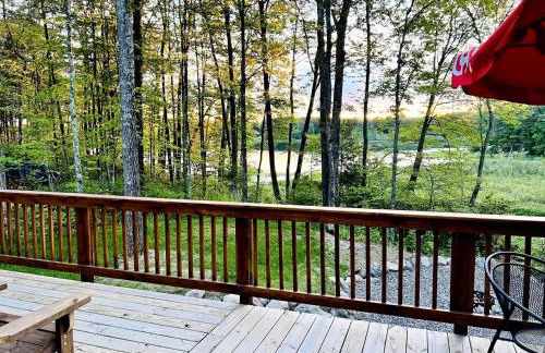 Group Lake Cabin with Ping Pong Table Loaded with Kayaks in Wisconsin - Foto 34