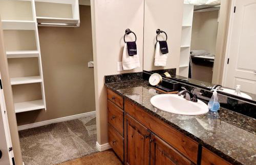 Cedar Getaway - Hot Tub, Private Sauna, Pool-Pong! - Foto 8