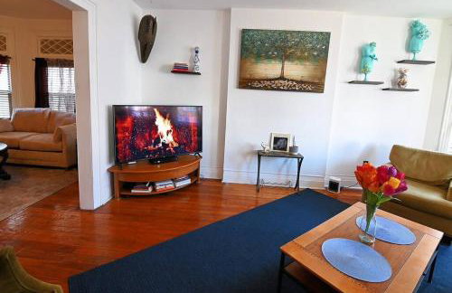 The Pearl-Lovely Victorian Home with Bed and Breakfast Energy - Foto 27