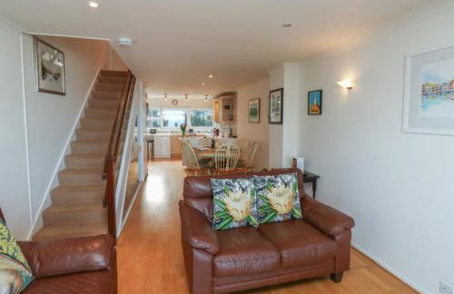 Snowy Owl View at The Breakwater - Photo 4