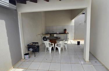 Casa ampla mobiliada com estacionamento para até 5 veículos - Foto 44