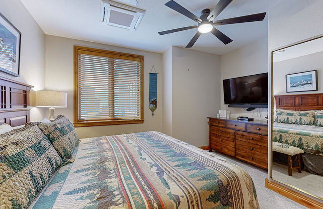 Torian Plum Condominiums - Foto 12