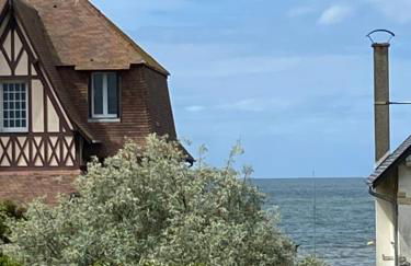 Appartement 5 personnes 65m2 avec balcon, vues partielles mer, 150m de la plage et centre, wifi et parking privé - Photo 20