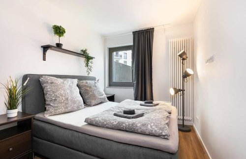 Urban Apartment with 2 Bedrooms - Photo 3