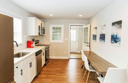 Three Bedroom Outdoorsy Escape in Huntersville - Foto 6