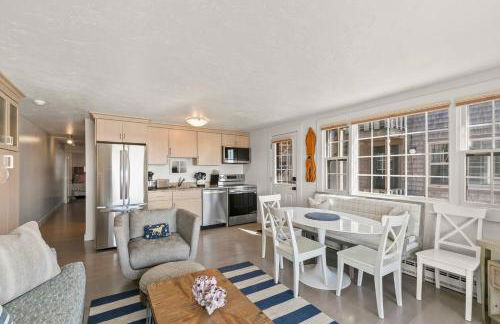 Stunning Bay Views | Beach Access - Deck - Parking - Photo 10