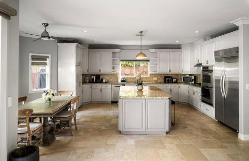 Sherman Oaks Home w Pool, Spa and Outdoor Kitchen - Foto 18