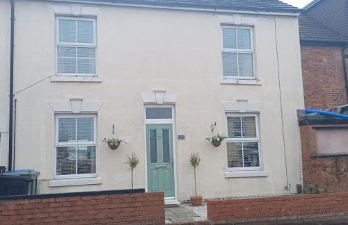 Rugby town centre house close to train station, rugby school and benn hall - Foto 1