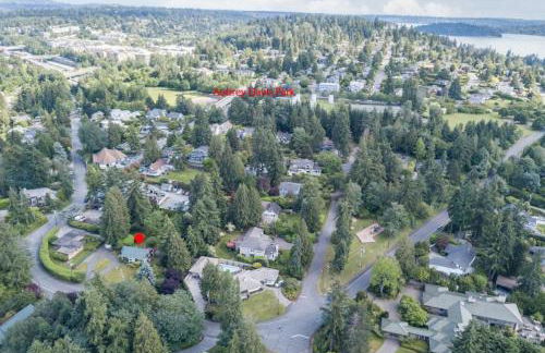 Private park in a cozy home next to I-90 huge yard - Foto 91