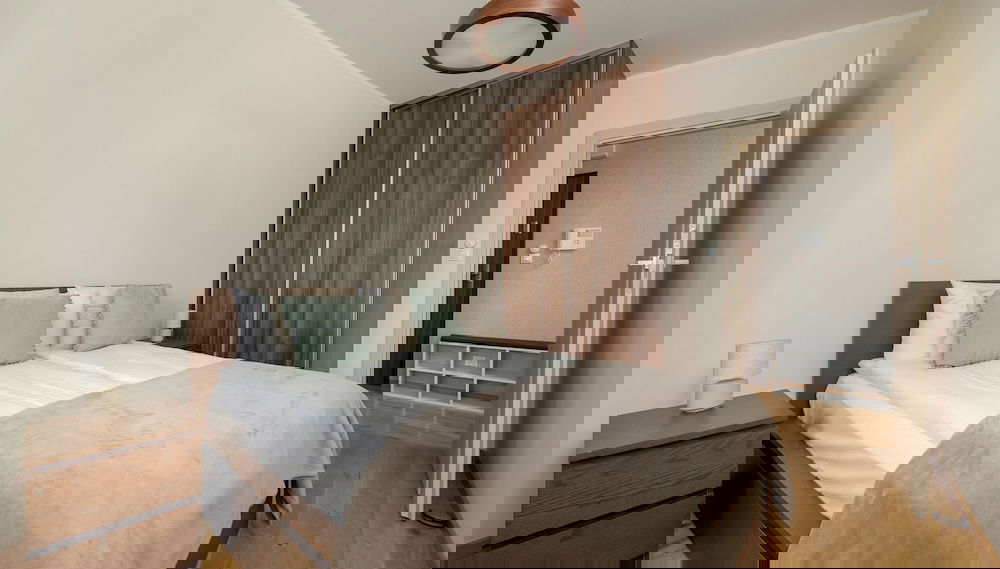 Spacious Apartment for 6 by Renters - Photo 1, Primary image