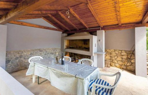 Awesome Apartment In Cernik With Wifi - Foto 2