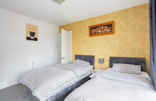 Captivating 3 bedroom home with conservatory - Foto 10