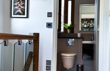 Luxurious 3Bed House with Spa Bath & Garden - Foto 52