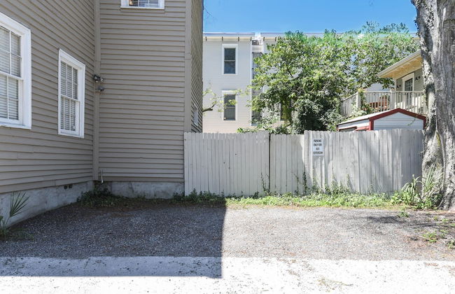 Artist's House Upper Apt Walk to Forsyth - Photo 6