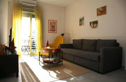Lovely sea front apartment - Photo 1