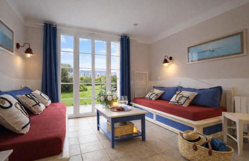 LocaLise - Maison E4 au Guilvinec - A 20m de la mer avec jardin et piscine - Tout à pied, plages, port, centre, commerces, marché - Wifi inclus - Linge de lit inclus - Animaux bienvenus - Foto 7