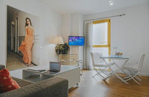 Caleta Homes - Apartamentos Pompidou - Photo 16