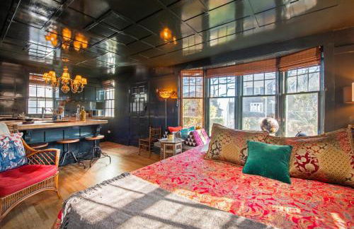 The Explorer's Retreat-West End Condo King Bed - Foto 4