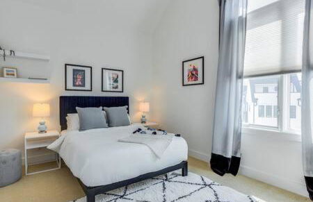 Stylish 4 Bed with Rooftop, Garage Near Hot Spots Less Than 5 Mins to Belmont, 10 Mins to Broadway, 24 Hour Hospitality Team, Perfect for Groups, Available for Long Term Rental - Foto 23