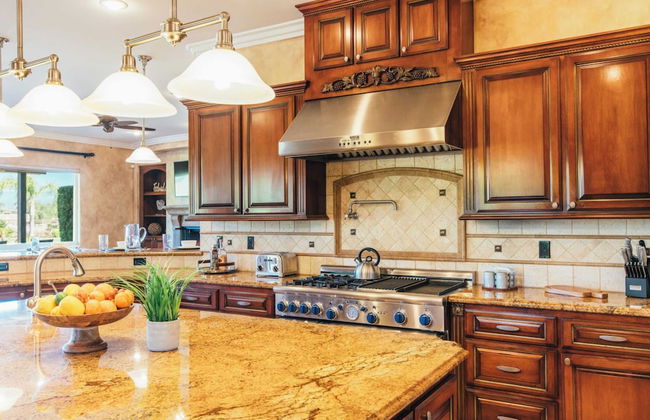 Secluded Estate Exclusive Views of Wine Country + Private Home Theater Twilight Vines by Avantstay - Foto 10