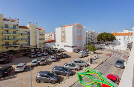 Bright 1BDR Apartment W/Balcony by LovelyStay - Foto 16