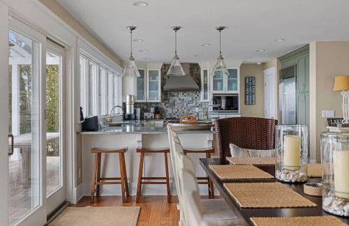 Sunset Shores Sanctuary by Juniper Holiday + Home - Photo 17