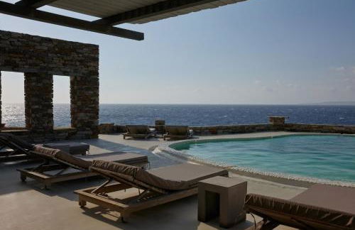 5 bedroom villa with pool, sunset views, direct access to the sea - Foto 1