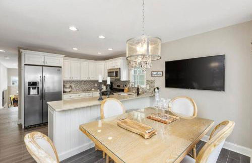 Balcony View, Updated Interior, Close to the Beach! - Foto 17