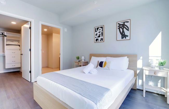 Bright Apartment with Great Amenities - Foto 8