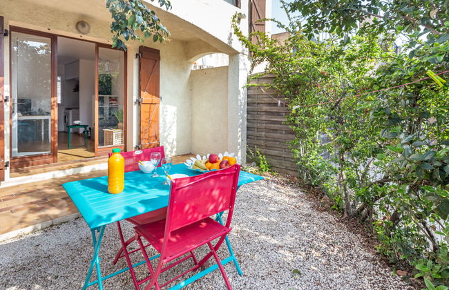 Apartment in Carqueiranne with garden and terrace - Photo 1