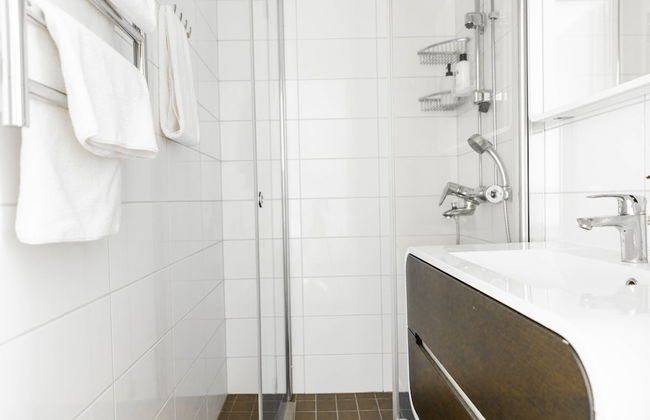 Spacious apt on Tranquil Courtyard - Foto 19