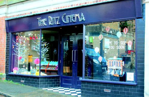 Fabulous 2 bed Historic Ground floor apartment Belper with free car parking next to property - Foto 50