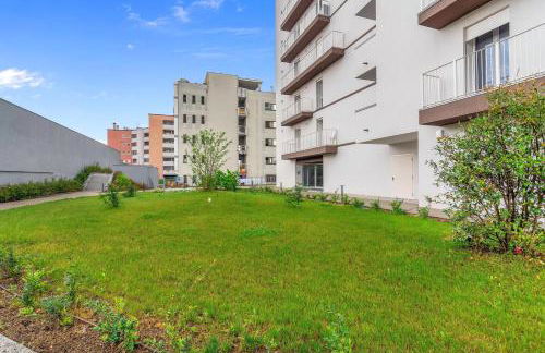 Airy Apartments with Balcony & Garage by NDP rent - Foto 37