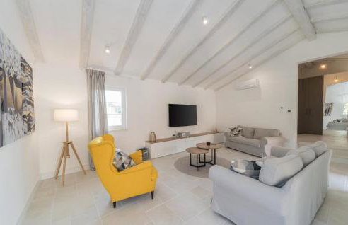 Awesome Home In Crklada With Wifi - Photo 16