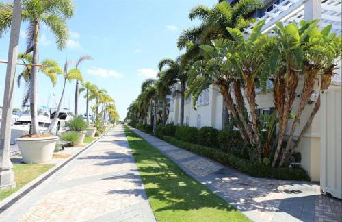 Beautiful New Luxury Townhome with Private Beach and Swimming Pools - Foto 31