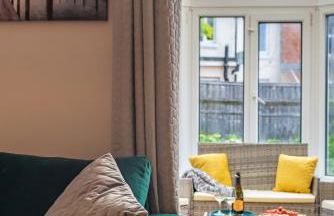 3 Bed Spacious Stylish House, Southampton - Off Road Parking & Private Garden - Sleeps 7, Close to City Centre - by Blue Puffin Stays - Photo 32