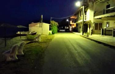 MODERN GROUND FLOOR APARTMENT ON the PEBBLES - Foto 44