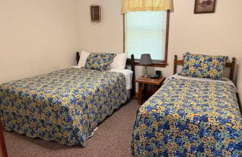 Deluxe Cabin #15 with Hot Tub on Patoka Lake in Southern Indiana - Foto 9