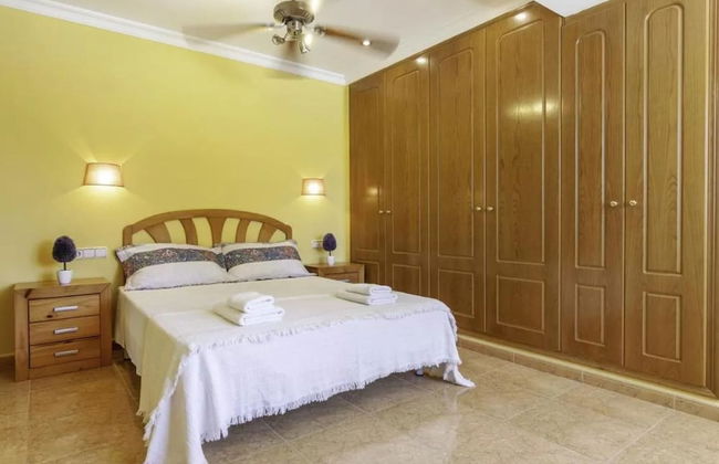 Charming Holiday Home in Calpe With Barbeque - Photo 19