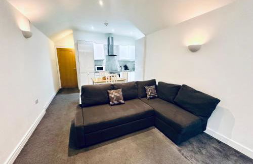 Stylish 1 Bedroom Flat in the Heart of Staines - Foto 1
