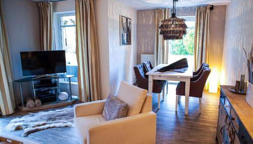 Liebevoll eingerichtete Wohnung mit Terrasse - Foto 2