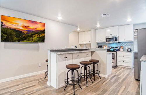 5BR Home Hot tub, fenced backyard #CO - Foto 5